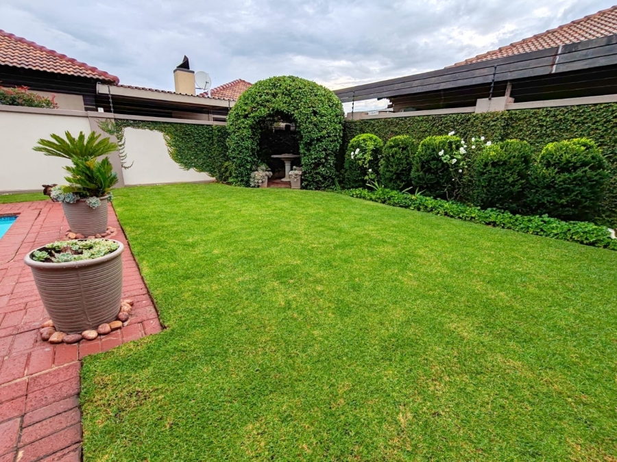 4 Bedroom Property for Sale in Baillie Park North West